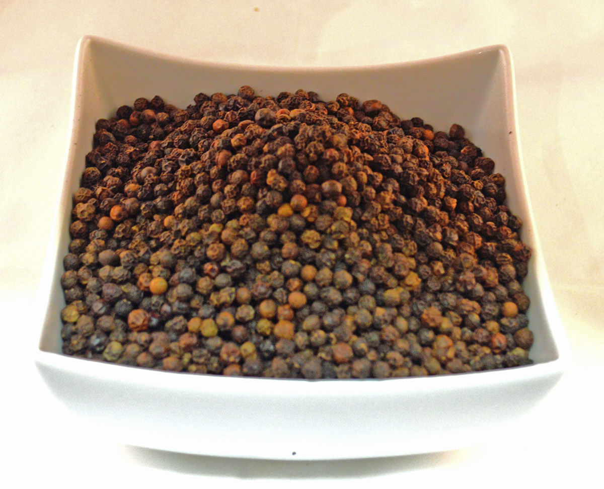 BLACK PEPPER TELLICHERRY WHOLE